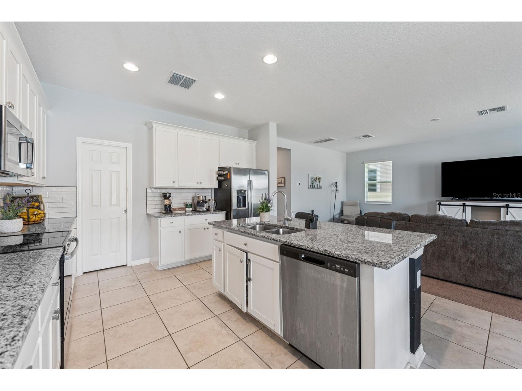 3047 Adams Cross Drive Zephyrhills FL 33540 TB8527623 image12
