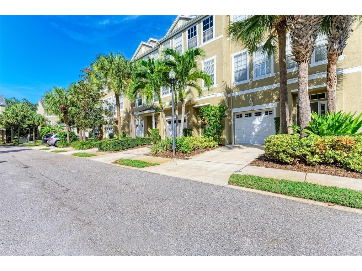 3047 Pointeview Drive Tampa FL 33611 - HILLSBOROUGH BAY TB8417493 image2