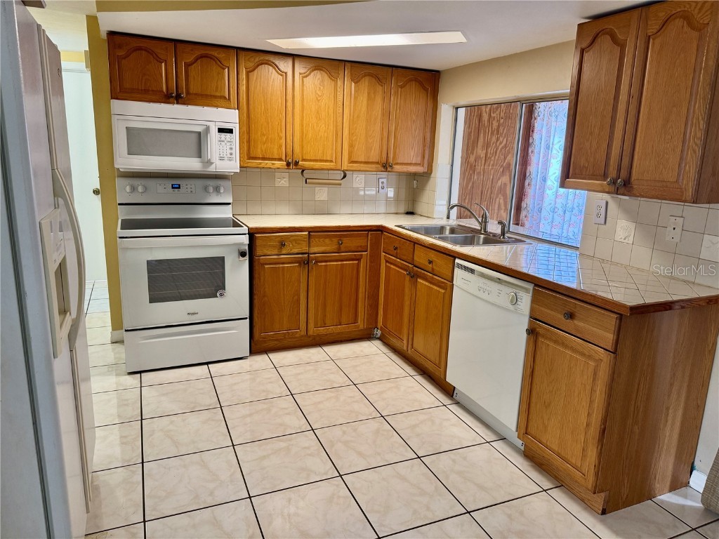 3049 Moog Road Holiday FL 34691 W7870936 image6