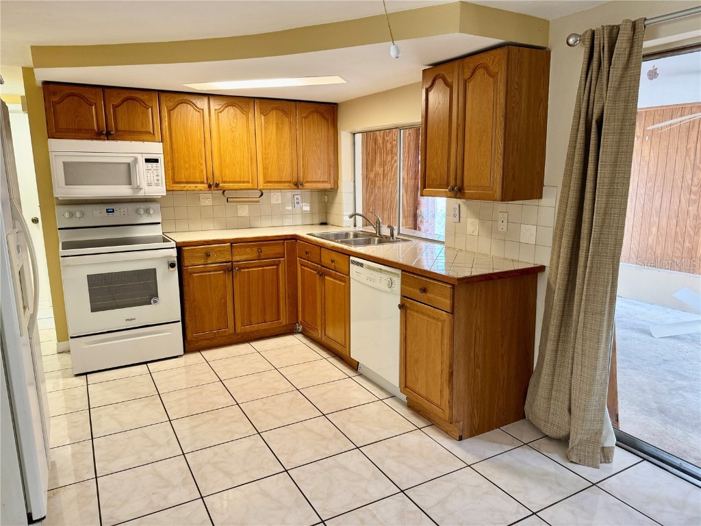 3049 Moog Road Holiday FL 34691 W7870936 image7