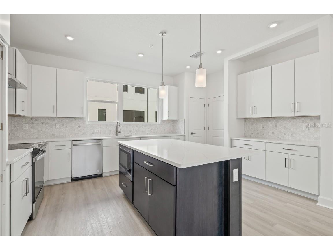 305 15th Street N Saint Petersburg FL 33705 TB8439978 image14