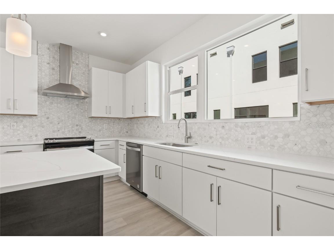 305 15th Street N Saint Petersburg FL 33705 TB8439978 image15