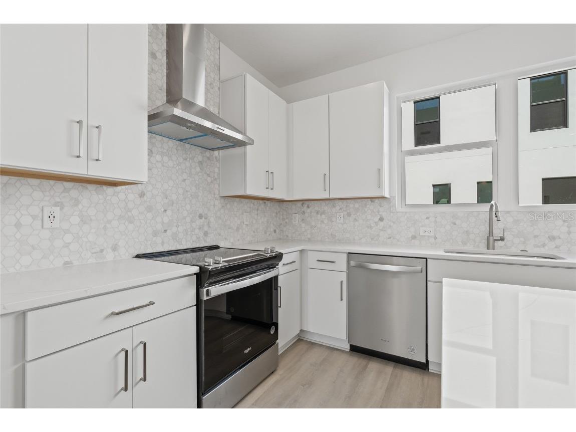 305 15th Street N Saint Petersburg FL 33705 TB8439978 image16