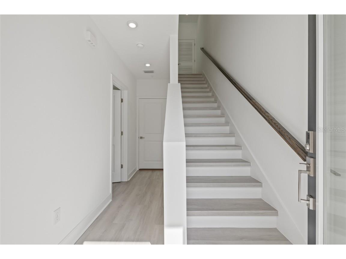 305 15th Street N Saint Petersburg FL 33705 TB8439978 image8