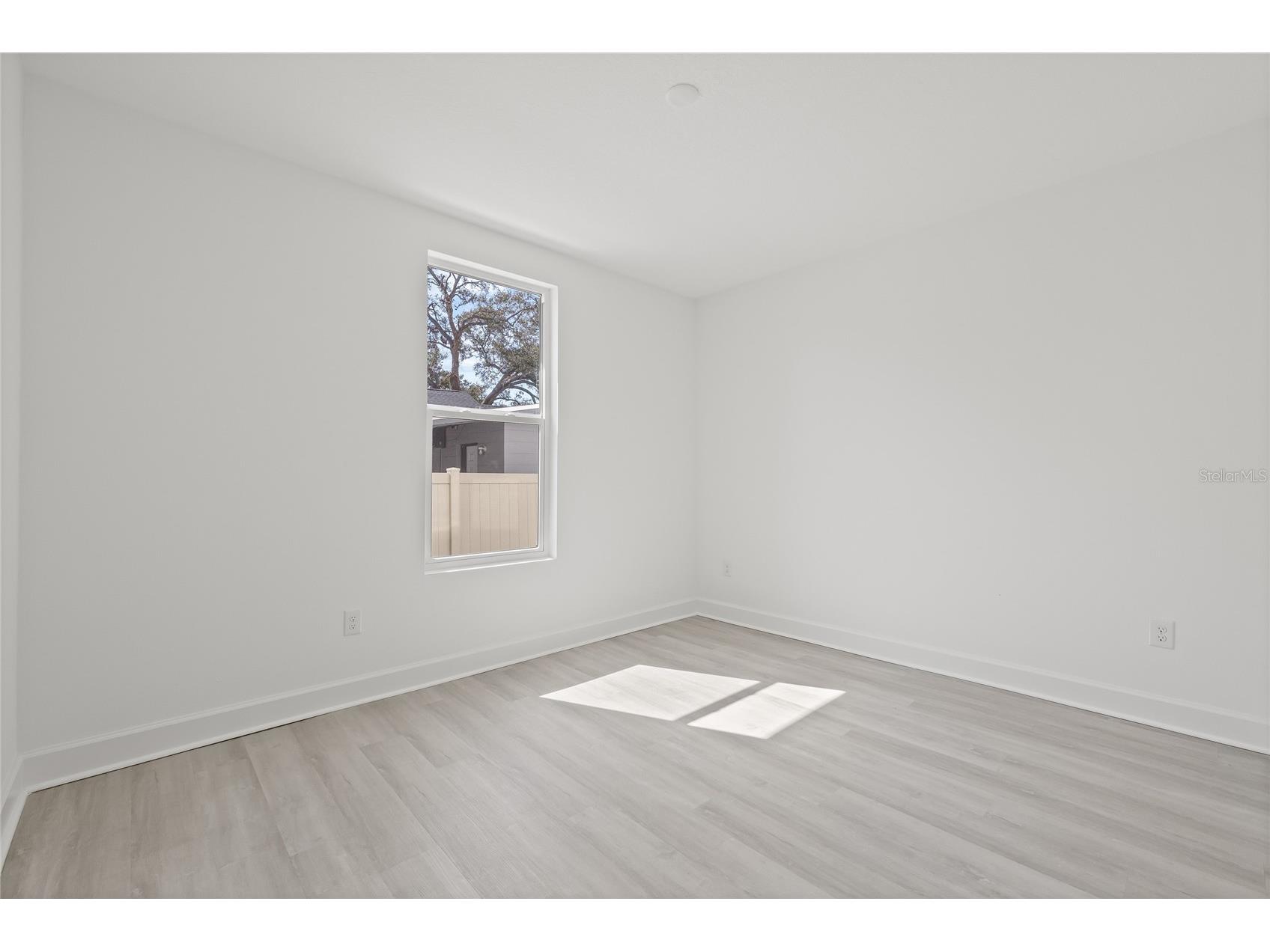 305 15th Street N Saint Petersburg FL 33705 TB8515319 image10
