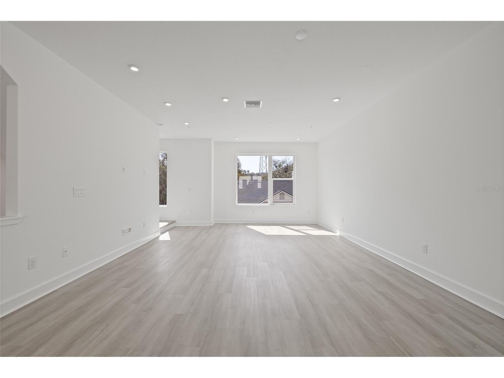 305 15th Street N Saint Petersburg FL 33705 TB8515319 image20