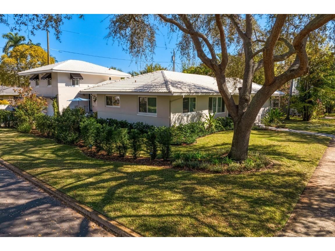 305 20th Avenue NE Saint Petersburg FL 33701 U8232048 image1