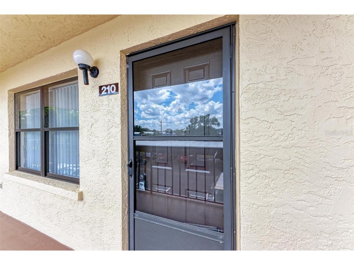 305 30th Avenue W #A210 Bradenton FL 34205 A4666580 image1