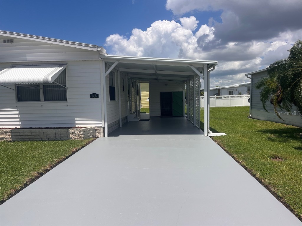 305 52nd Avenue Plaza E Bradenton FL 34203 A4661871 image1