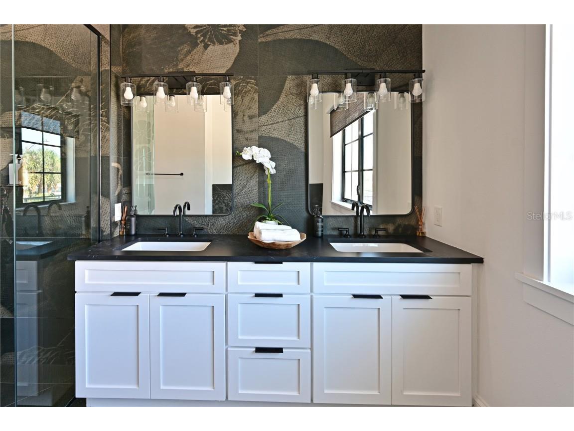 305 55th Street Holmes Beach FL 34217 A4672370 image23