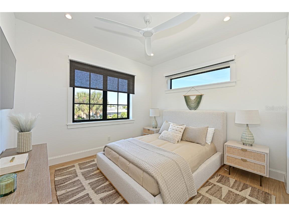 305 55th Street Holmes Beach FL 34217 A4672370 image30