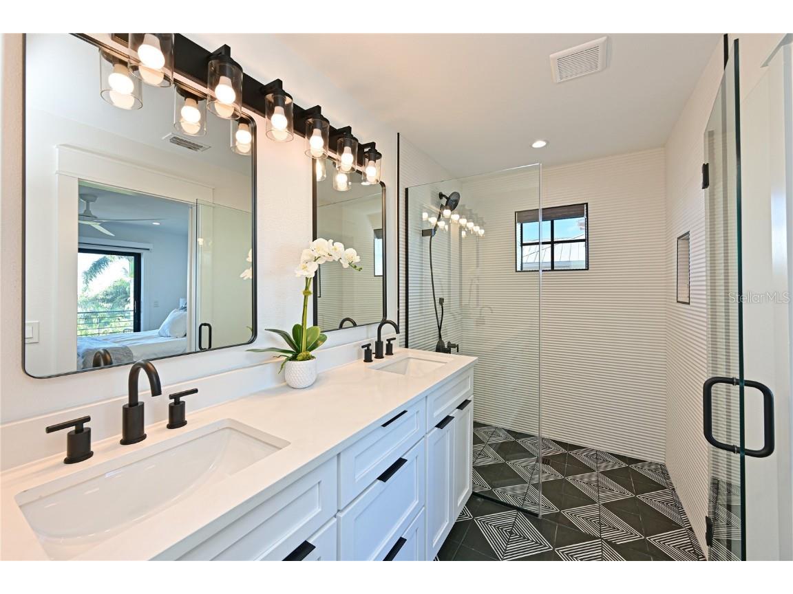 305 55th Street Holmes Beach FL 34217 A4672370 image40