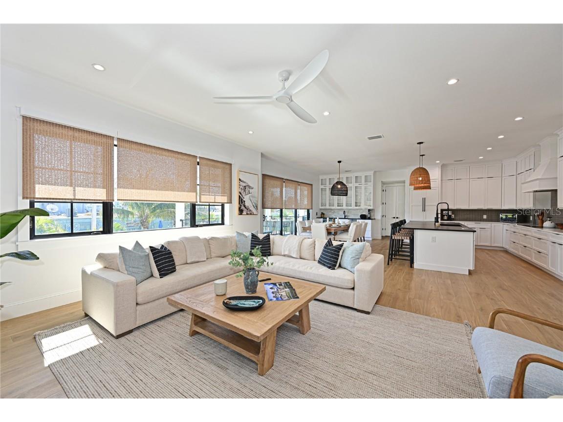 305 55th Street Holmes Beach FL 34217 A4672370 image9