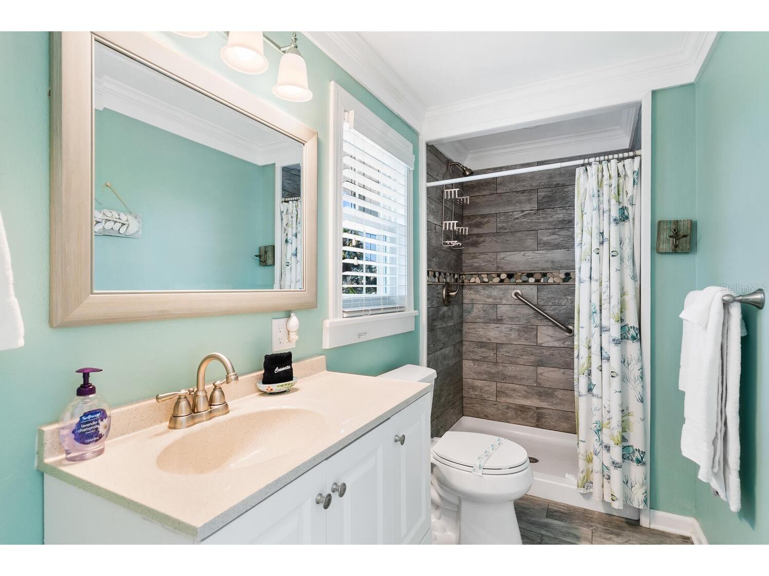 305 57th Street #B Holmes Beach FL 34217 A4682533 image14