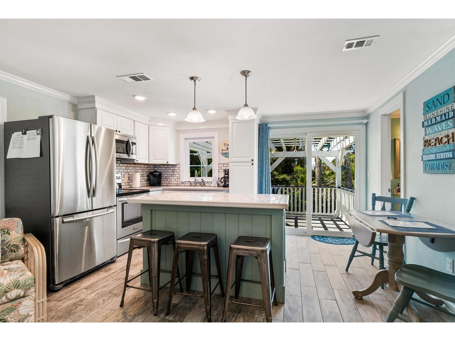 305 57th Street #B Holmes Beach FL 34217 A4682533 image7