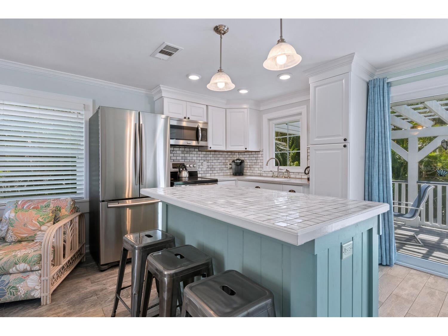 305 57th Street #B Holmes Beach FL 34217 A4682533 image9