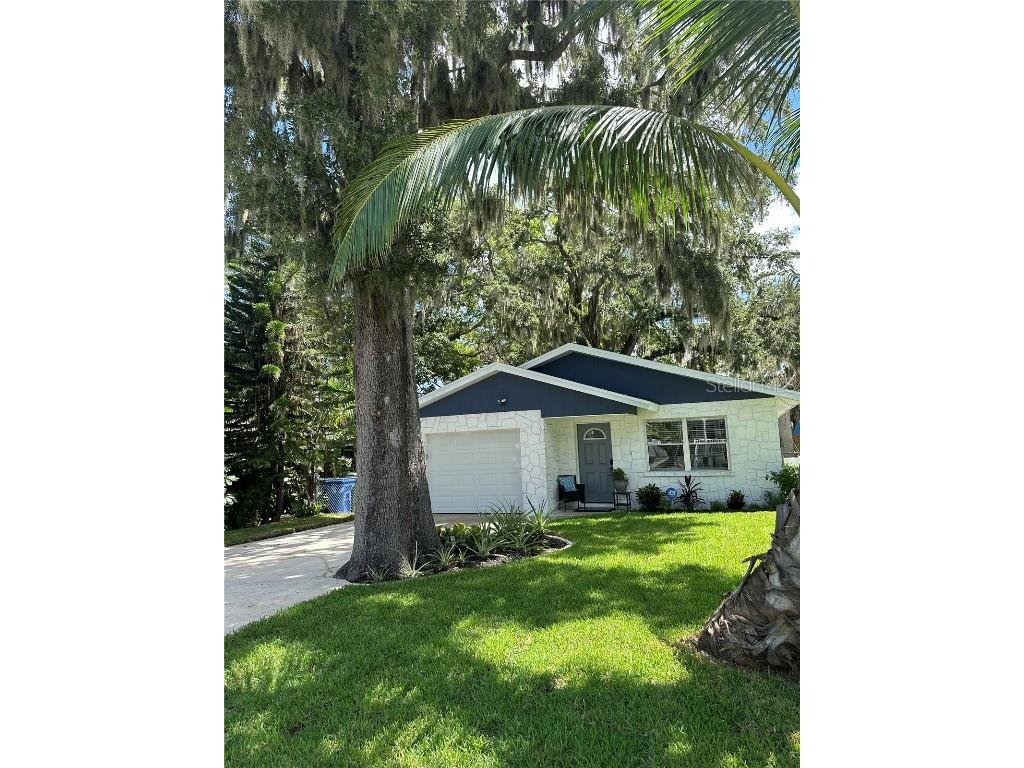 305 6th Street E Bradenton FL 34208 A4620488 image1