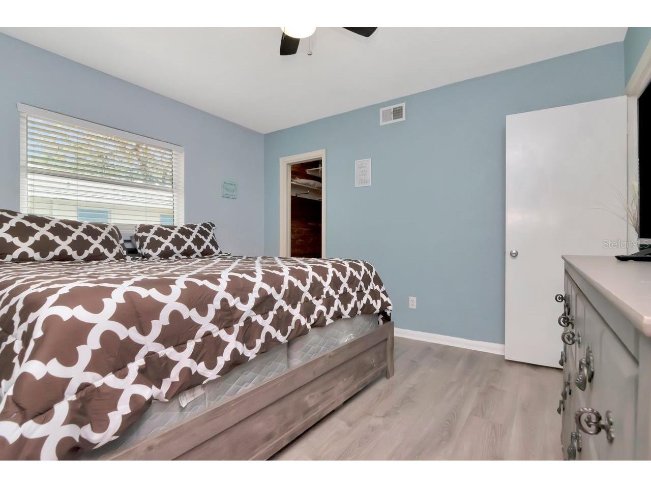 305 Baker Avenue Clearwater FL 33755 TB8491981 image23