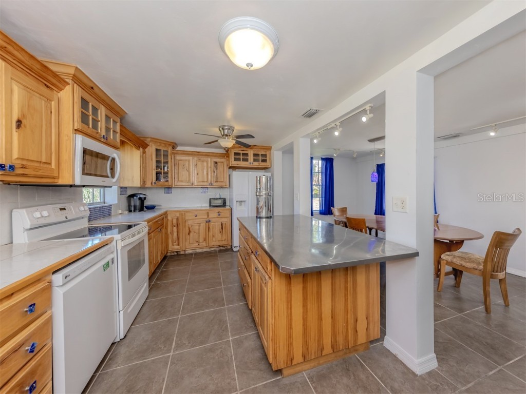 305 Chauncey Avenue Bradenton FL 34208 A4656733 image12