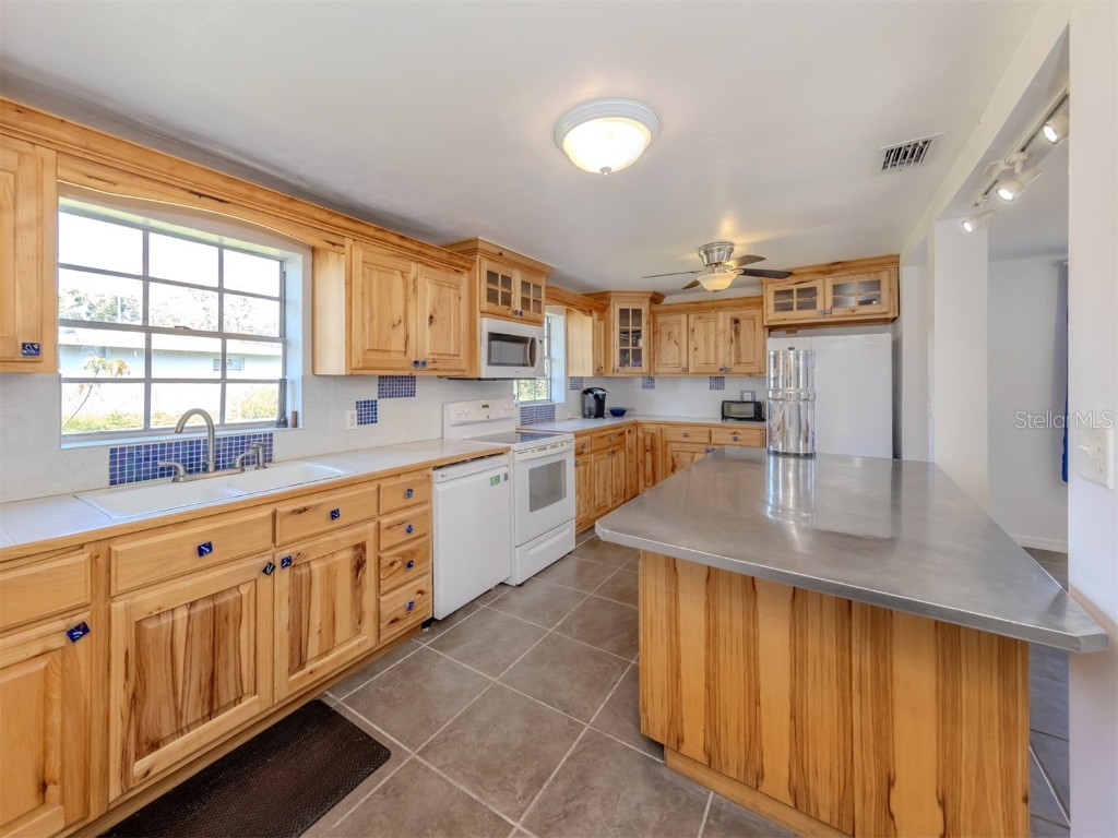 305 Chauncey Avenue Bradenton FL 34208 A4656733 image13