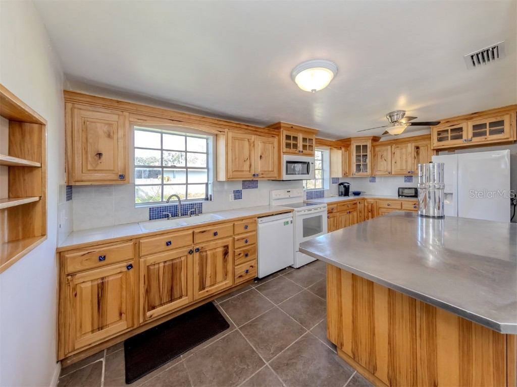 305 Chauncey Avenue Bradenton FL 34208 A4656733 image14