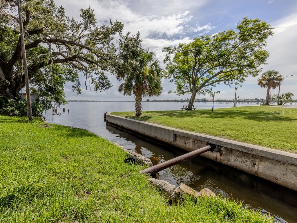 305 Chauncey Avenue Bradenton FL 34208 A4656733 image8