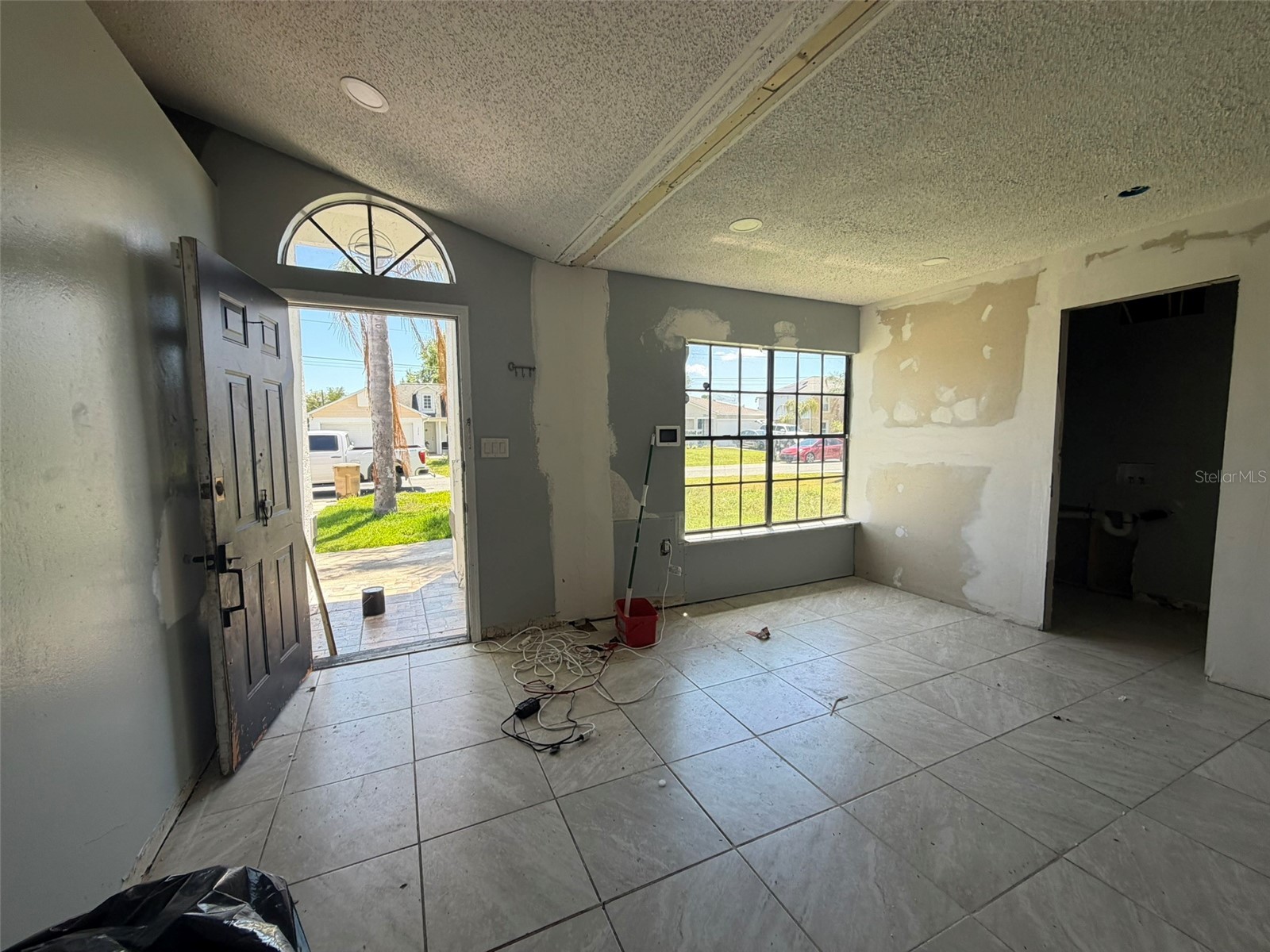 305 Cornwallis Court Kissimmee FL 34758 S5148223 image2