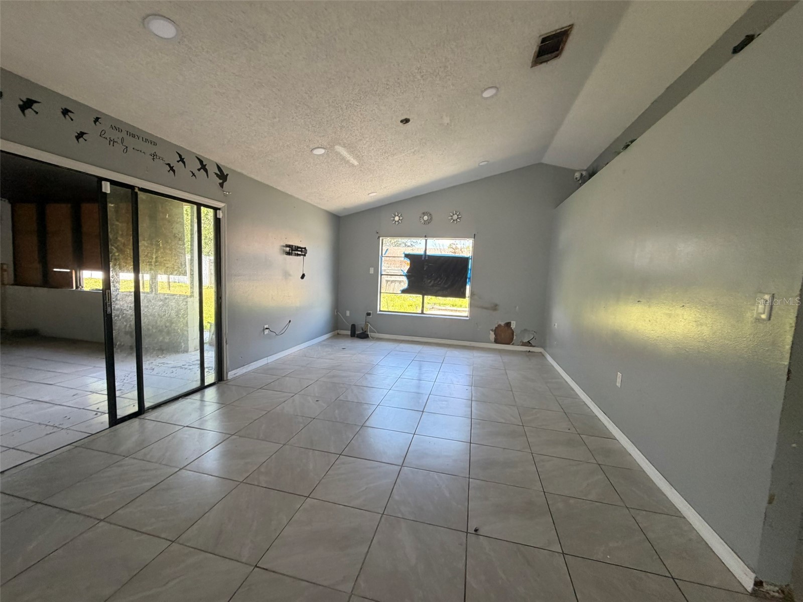 305 Cornwallis Court Kissimmee FL 34758 S5148223 image4