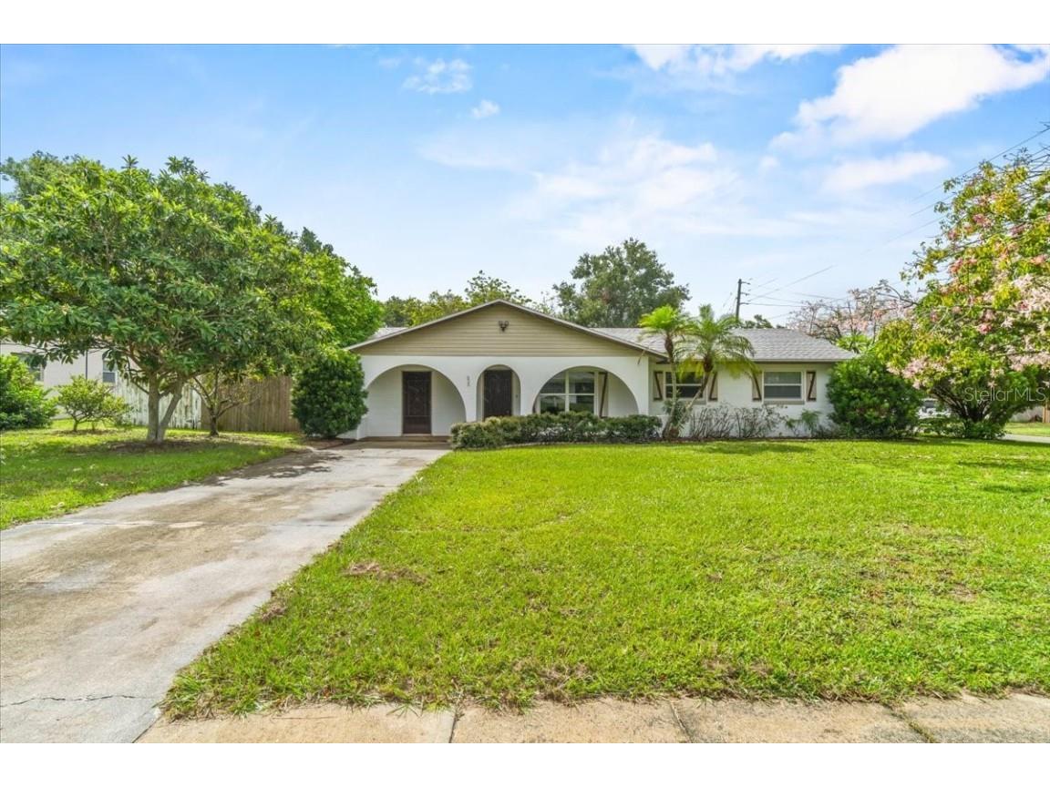 305 E Thelma Street Lake Alfred FL 33850 P4936579 image1