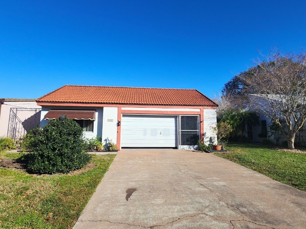 305 La Serena Winter Haven FL 33884 P4928981 image1
