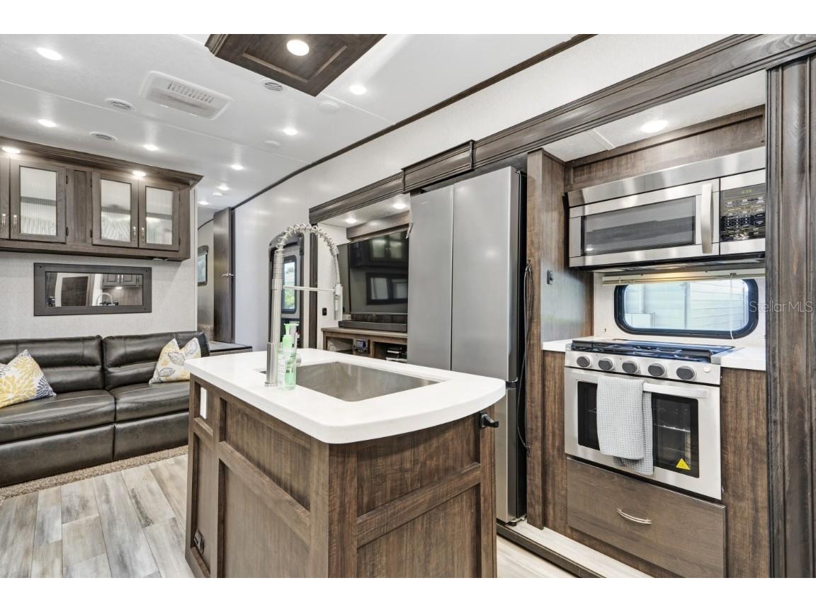 305 Linden Drive #FIFTH WHEEL Ellenton FL 34222 A4544433 image2