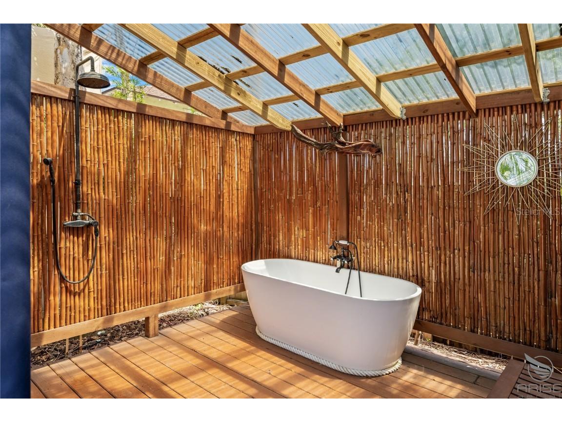 305 Live Oak New Smyrna Beach FL 32168 NS1085360 image15