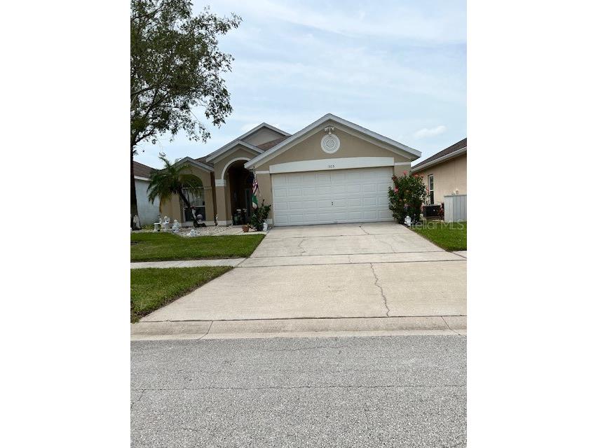305 Lockbreeze Dr Davenport FL 33897 L4932117 image1