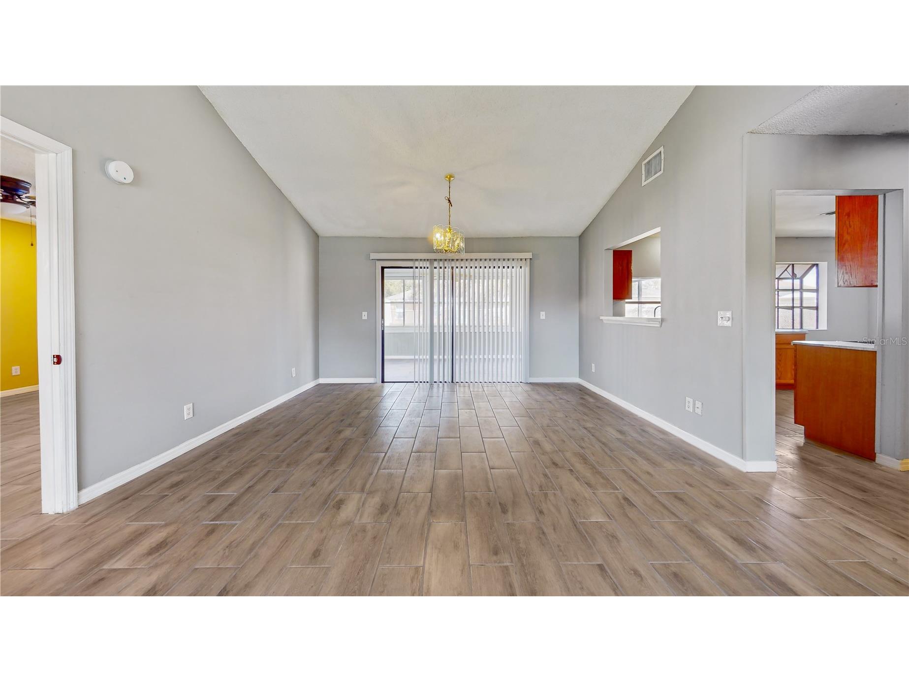 305 Medina Court Kissimmee FL 34758 S5145744 image2