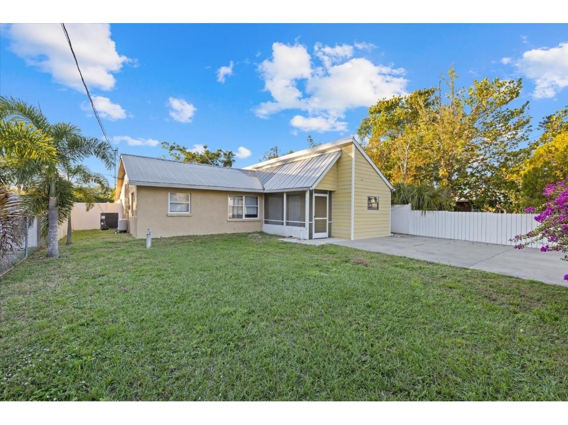 305 N Conrad Avenue Sarasota FL 34237 A4631308 image1