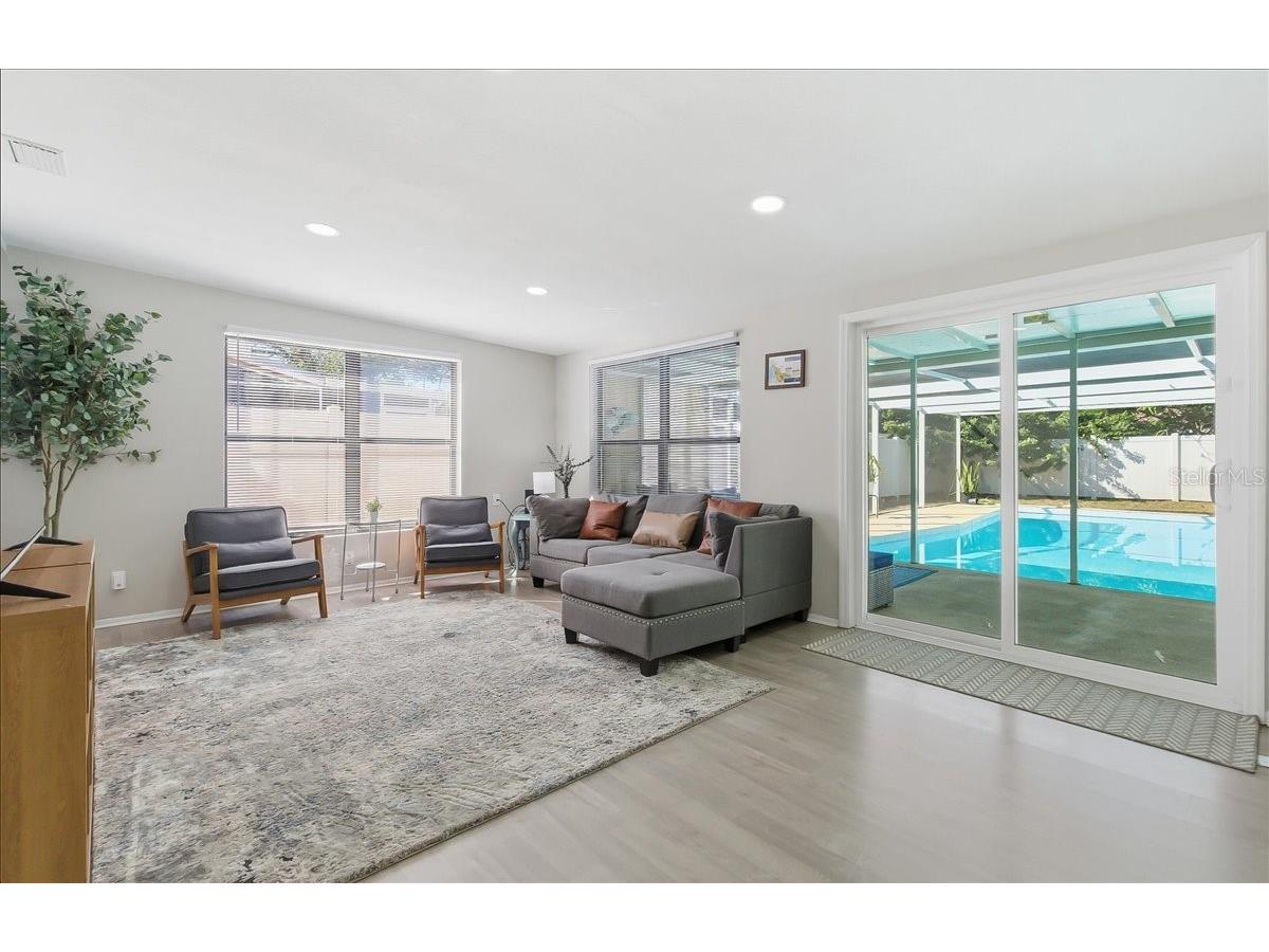 305 N Conrad Avenue Sarasota FL 34237 A4681936 image12