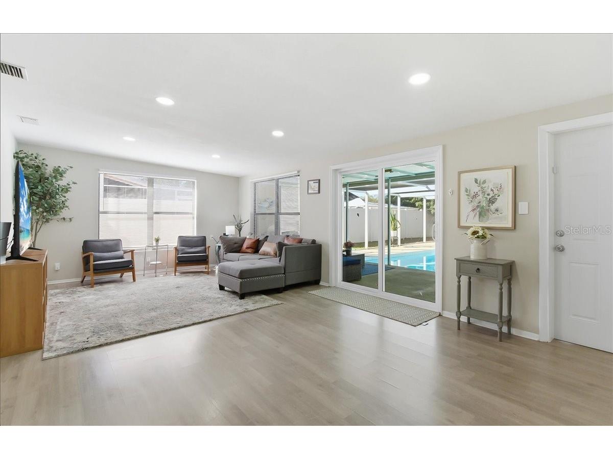 305 N Conrad Avenue Sarasota FL 34237 A4681936 image13