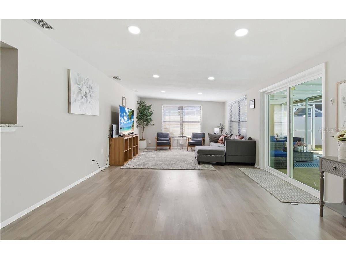 305 N Conrad Avenue Sarasota FL 34237 A4681936 image14