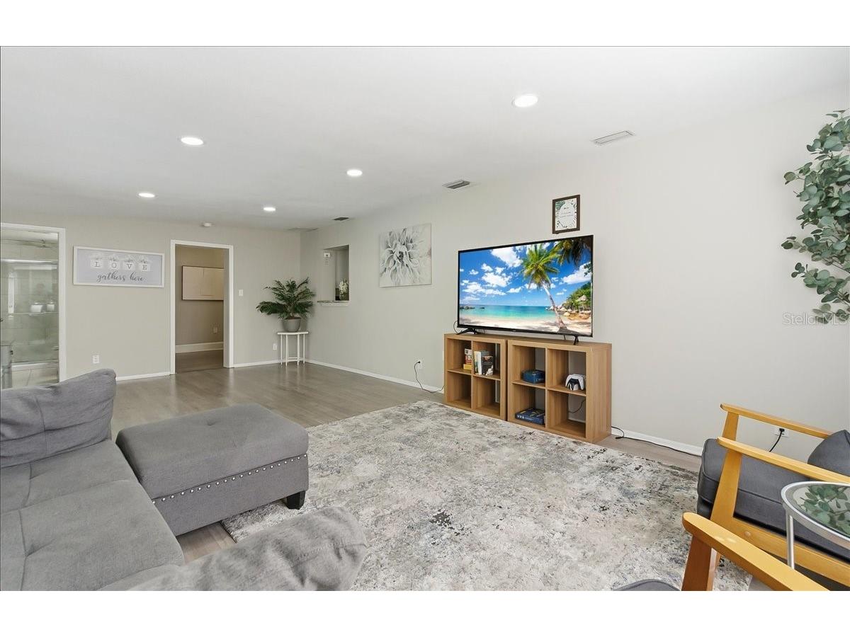 305 N Conrad Avenue Sarasota FL 34237 A4681936 image15