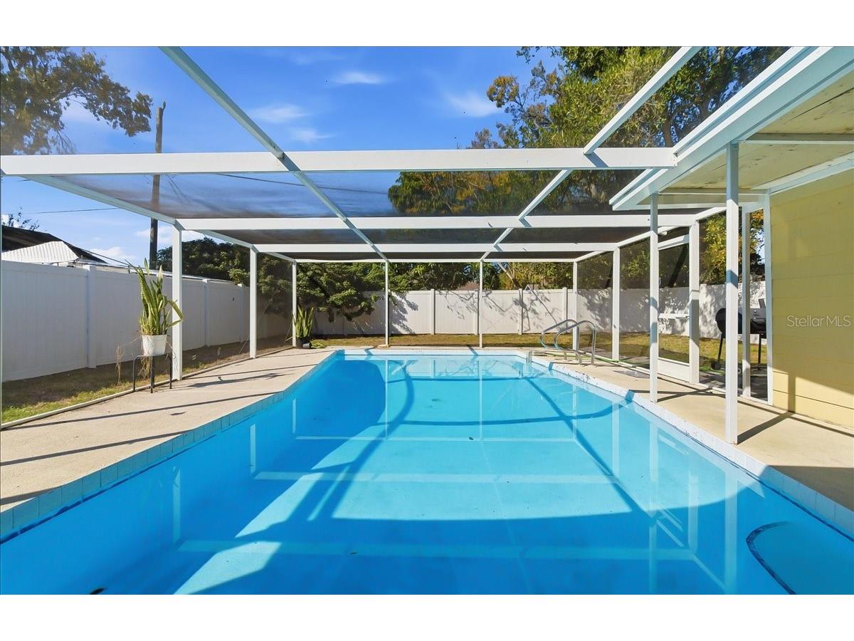 305 N Conrad Avenue Sarasota FL 34237 A4681936 image2