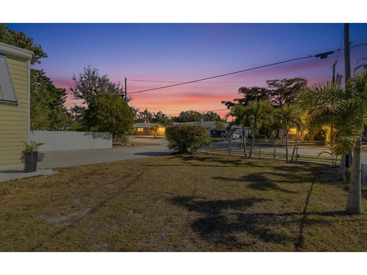 305 N Conrad Avenue Sarasota FL 34237 A4681936 image49