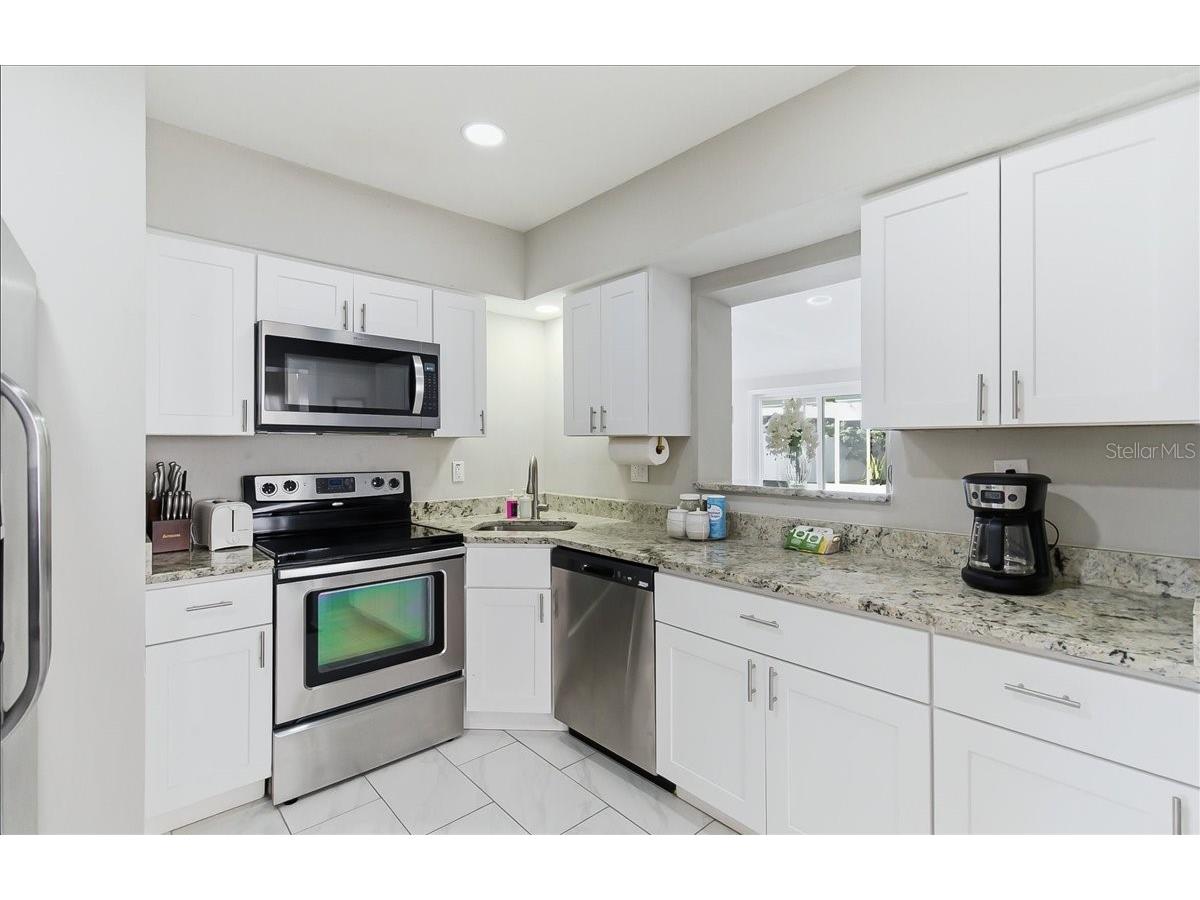 305 N Conrad Avenue Sarasota FL 34237 A4681936 image8