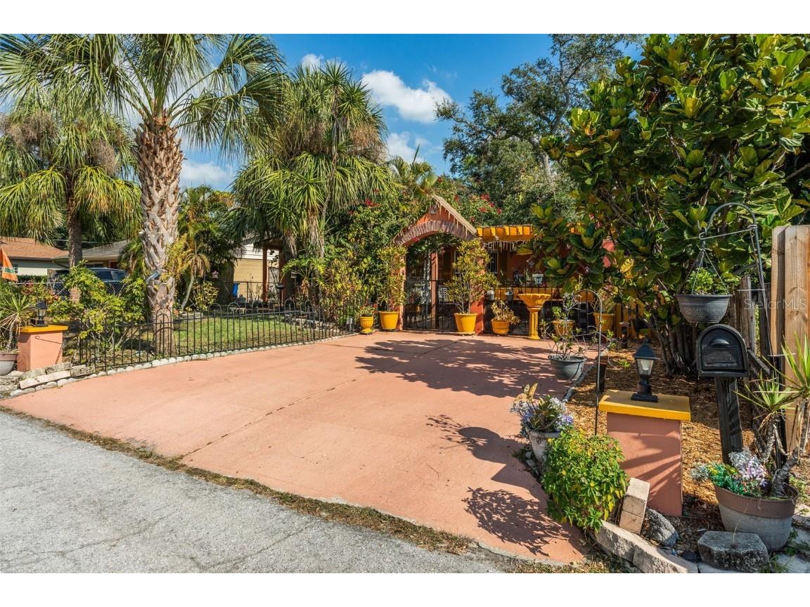 305 N Lauber Way Tampa FL 33609 TB8451921 image1