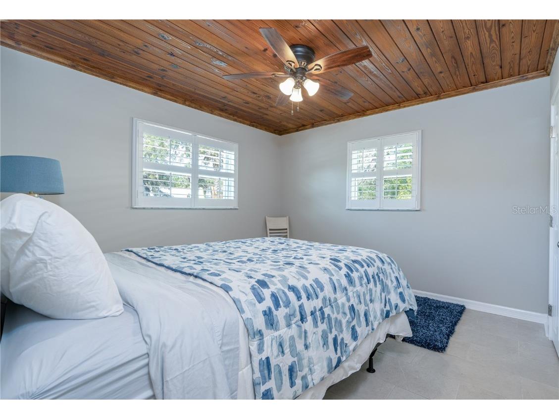 305 NE 1st Avenue Crystal River FL 34429 OM713499 image17