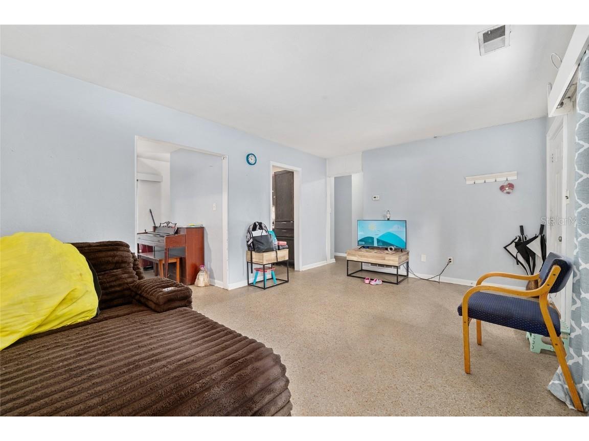 305 NW 34th Street Gainesville FL 32607 GC535422 image7