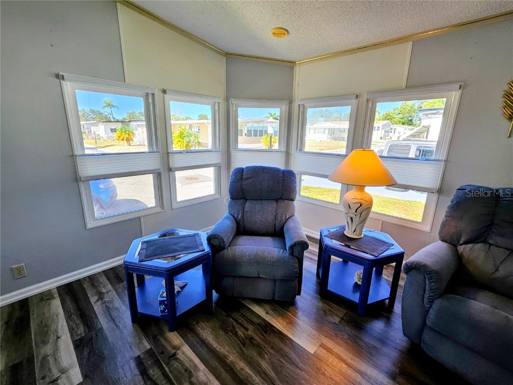 305 Oakwood Boulevard E Sarasota FL 34237 A4671180 image15