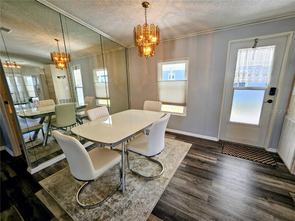 305 Oakwood Boulevard E Sarasota FL 34237 A4671180 image16