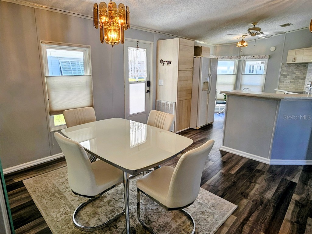 305 Oakwood Boulevard E Sarasota FL 34237 A4671180 image17