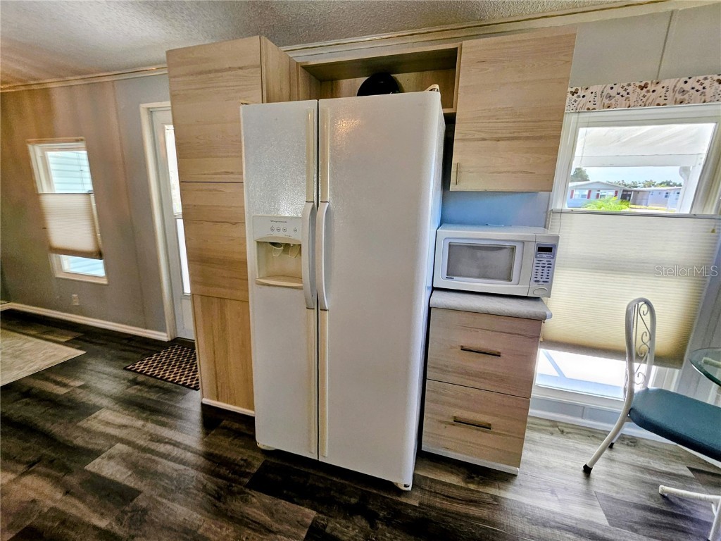 305 Oakwood Boulevard E Sarasota FL 34237 A4671180 image24