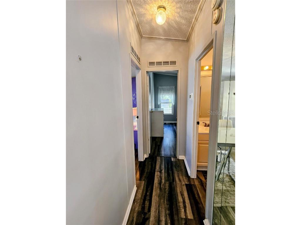 305 Oakwood Boulevard E Sarasota FL 34237 A4671180 image26